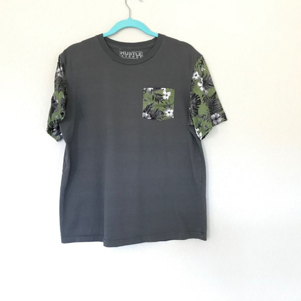 Hustle Avenue Women’s Gray T Shirt Floral Pocket L